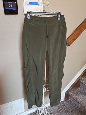 EUC Athleta La Viva Lined Jogger
